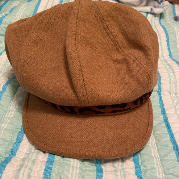Women’s Hat - Picture 1 of 4